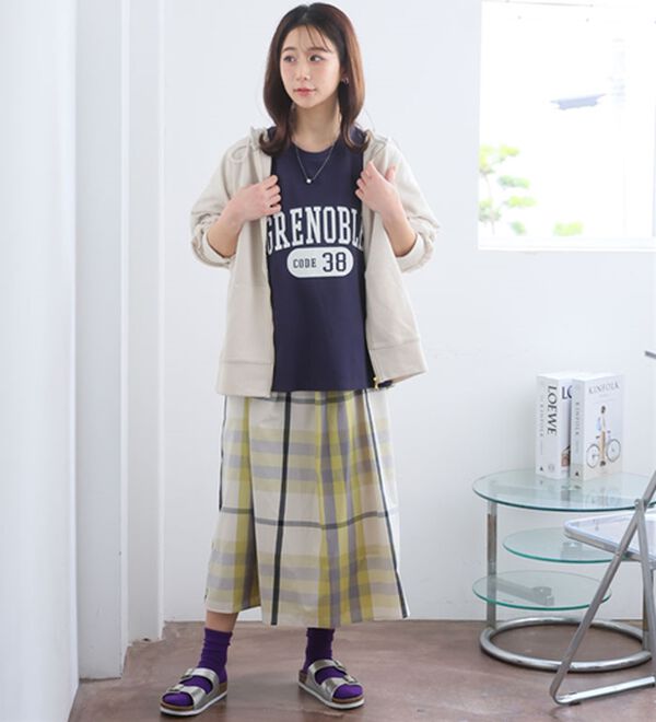 A HAPPY MARILYN（アハッピーマリリン）の「【Ｍ～８Ｌ】【接触冷感・ＵＶ対策】カレッジプリント裾ラウンドＴシャツ（Tシャツ）」｜詳細画像