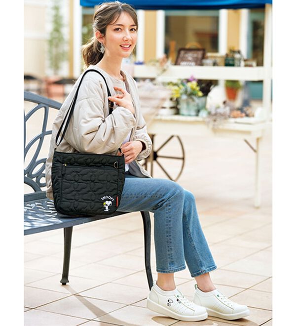 BELLUNA（ベルーナ）の「＜ピーナッツ＞履き口ゴムスニーカー（スニーカー）」｜詳細画像