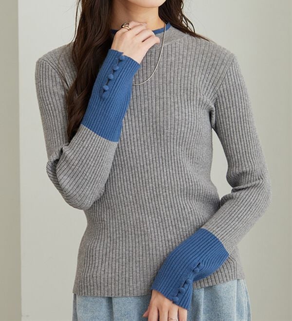 GeeRA（ジーラ）の「配色デザインくるみボタン付リブニット（ニット・セーター）」｜詳細画像
