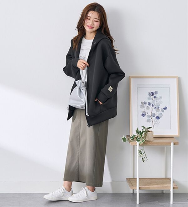 BELLUNA（ベルーナ）の「肩が疲れにくい！マシュマロ感覚ジップフーディー（ブルゾン）」｜詳細画像