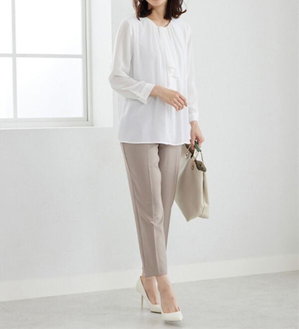 BELLUNA（ベルーナ）の「＜セレモニースタイル＞センタープレステーパードパンツ（テーパードパンツ）」｜詳細画像