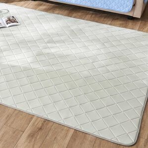 iellio（イエリオ）の「もちもちひんやり冷感低反発ラグ＜カーペット・接触冷感・防ダニ・裏面滑りにくい加工付＞（ラグ）」｜アイスグレー