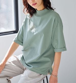 BELLUNA（ベルーナ）の「小顔見せ！ヒンヤリハイネックオーバーサイズＴシャツ（Tシャツ）」｜サックス