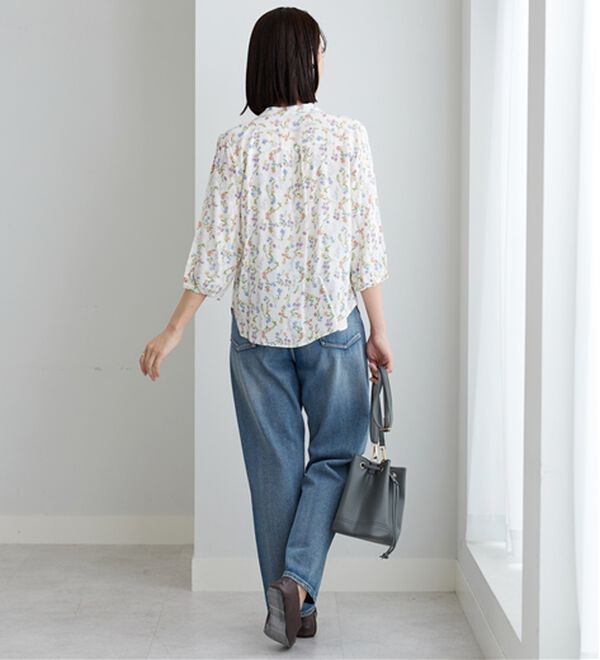 BELLUNA（ベルーナ）の「レーヨン素材ギャザー使いプリントブラウス（ブラウス）」｜詳細画像