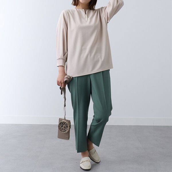 BELLUNA（ベルーナ）の「カットジョーゼット素材パール使いブラウス（ブラウス）」｜詳細画像