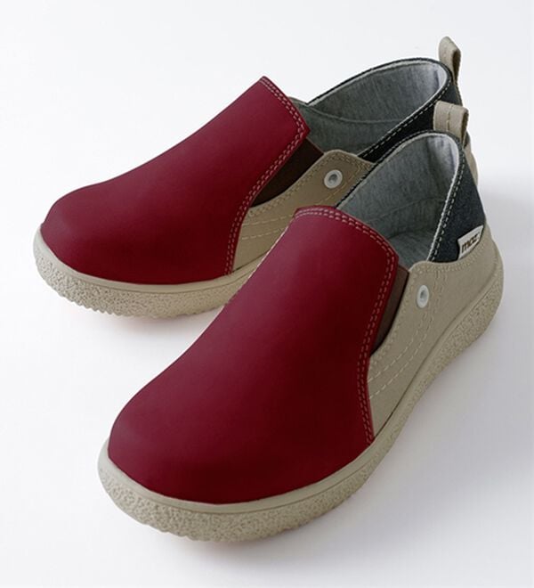 BELLUNA（ベルーナ）の「＜ｍｏｚ＞踵踏める２ＷＡＹスリッポン（スリッポン）」｜ワイン