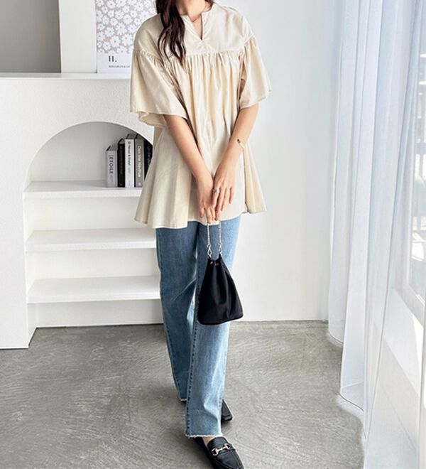 GeeRA（ジーラ）の「フレアー袖キーネックブラウス（ブラウス）」｜詳細画像