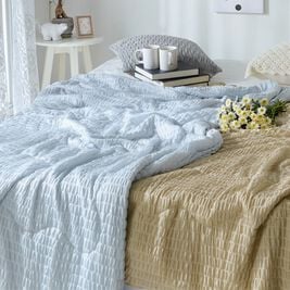 iellio（イエリオ）の「マイクロわた入りひんやり冷感くしゅくしゅ肌掛ケット（肌掛布団・タオルケット）」