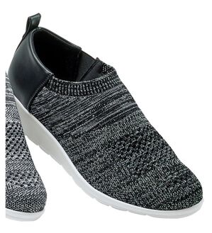 BELLUNA（ベルーナ）の「ニット素材軽量柔らかクッションシューズ（スリッポン）」｜黒