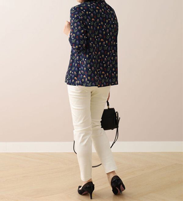 BELLUNA（ベルーナ）の「フリル衿プリントブラウス（ブラウス）」｜詳細画像