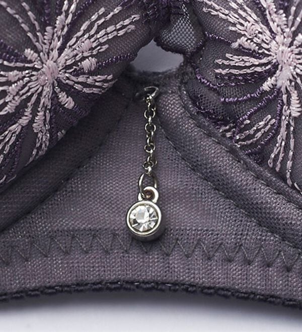 YU'NOW（ユナウ）の「ぷるるん谷間のノンワイヤーブラ＆ショーツ（ブラジャー＆ショーツセット）」｜詳細画像