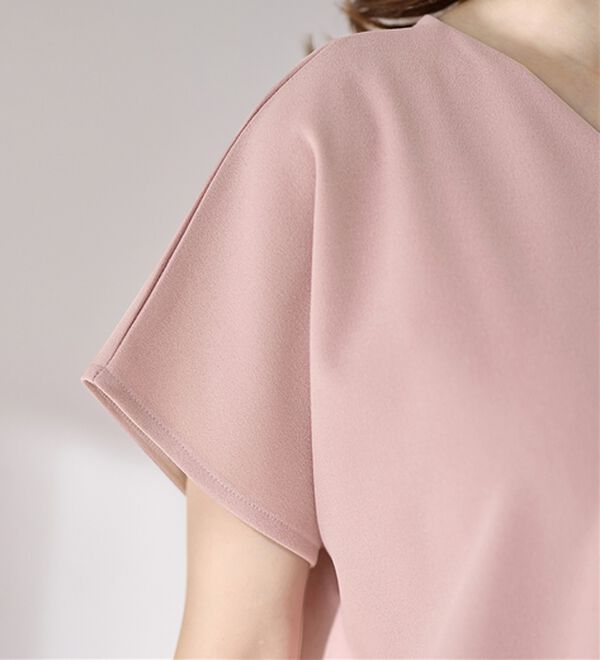 alotta（アロッタ）の「【４つの機能付】ひんやりフロントタックＶネックゆるワンピース（カットソーワンピース）」｜詳細画像