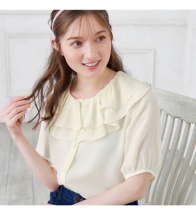 alotta（アロッタ）の「ラッフルカラー５分袖ブラウス（ブラウス）」