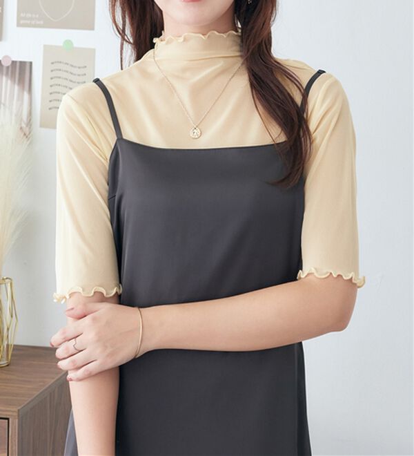alotta（アロッタ）の「接触冷感ハイネックシアートップス（カットソー）」｜クリーム