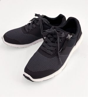 「＜ダンロップリファインド＞４Ｅ軽量ストレッチスニーカー（スニーカー）」｜ブラック