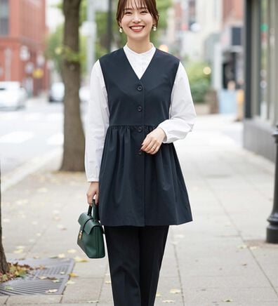 Viola e Viola（ヴィオラ エ ヴィオラ）の「【３点セット】コーデ決まるペプラムジレセットスーツ（パンツスーツ）」