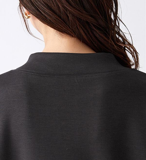 BELLUNA（ベルーナ）の「裾ボタン使いスタンドネックプルオーバー（カットソー）」｜詳細画像