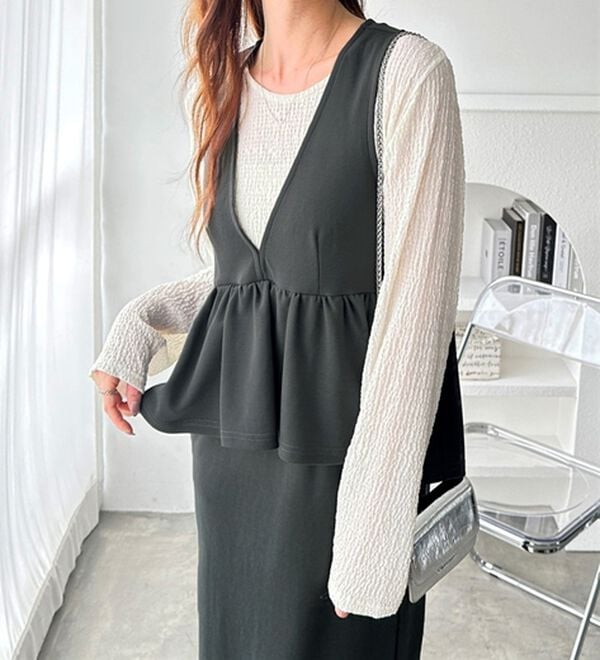 GeeRA（ジーラ）の「【再入荷】楽ちん！ペプラムジャンパースカート（ジャンパースカート）」｜詳細画像