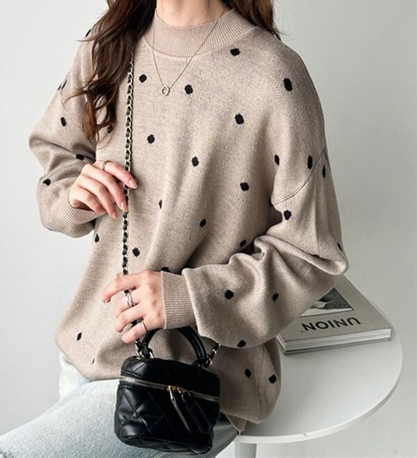 GeeRA（ジーラ）の「ドット柄ニットプルオーバー（ニット・セーター）」｜詳細画像