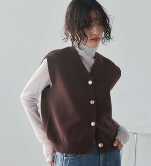 RANAN（ラナン）の「【ムースタッチ】洗える！ゴールド調ボタンニットベスト（ベスト）」｜詳細画像