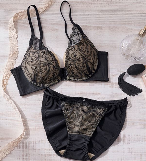 谷間メイクのもちぷるブラ＆ショーツ - ベルーナ【公式】