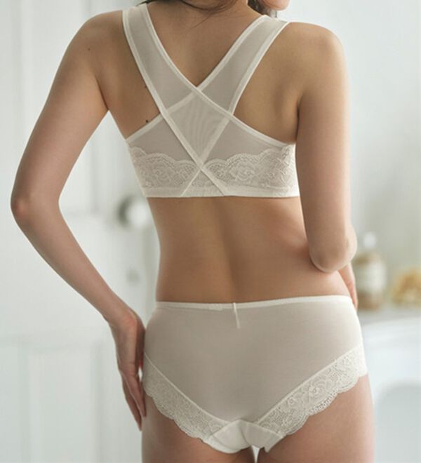 LAVIENNE（ラヴィエンヌ）の「スキッと美姿勢シリーズ　ブラ・ショーツ（別売）（ブラジャー）」｜詳細画像