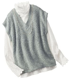 BELLUNA（ベルーナ）の「《首元のシワをおしゃれに隠せる》ブークレー調ニットレース使いアンサンブル（アンサンブル）」｜ライトグレー&times;オフ白