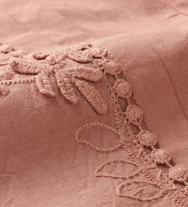 BELLUNA（ベルーナ）の「モチーフレースピンタック使いチュニック（チュニック）」｜詳細画像