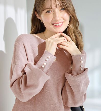 alotta（アロッタ）の「綿１００％のやさしい着心地　ゆったり袖パールトップス（ニット・セーター）」