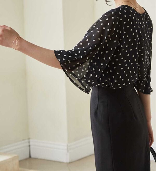 RANAN（ラナン）の「【ひんやり】フレアー袖シフォンブラウス（ブラウス）」｜詳細画像