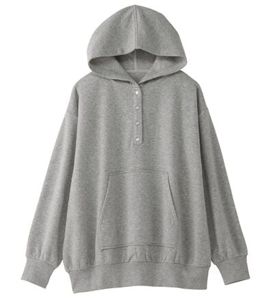 Viola e Viola（ヴィオラ エ ヴィオラ）の「あったか裏起毛ボタンデザインパーカー（パーカー）」