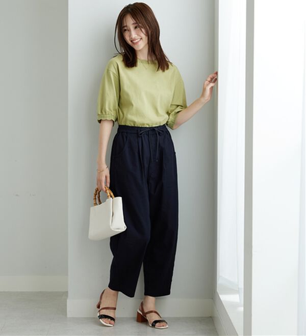 BELLUNA（ベルーナ）の「綿スラブ素材タックデザインコクーンパンツ（フルレングスパンツ）」｜詳細画像