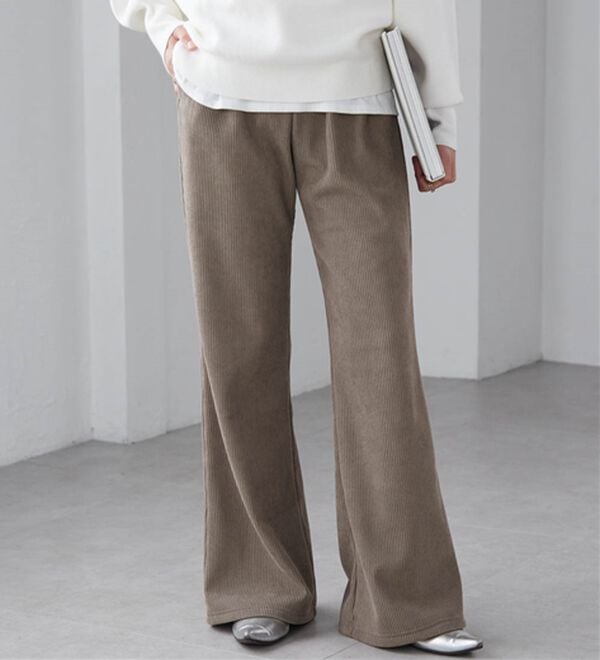 RANAN（ラナン）の「あったか裏ベロアニットコールフレアパンツ（フルレングスパンツ）」｜グレージュ