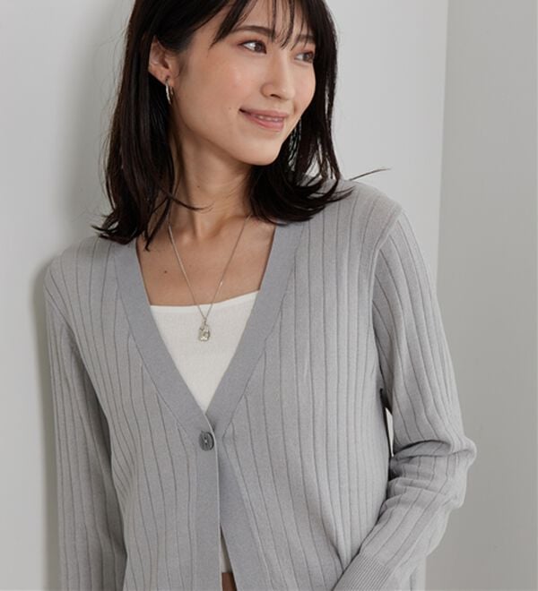 BELLUNA（ベルーナ）の「【店舗・ネット限定】リブ使いボタンデザインカーディガン（ニットカーディガン）」｜詳細画像