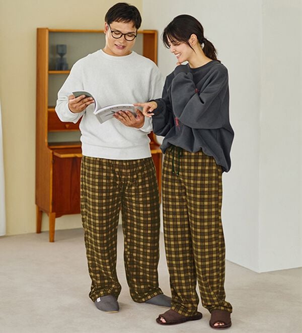 LAVIENNE（ラヴィエンヌ）の「肌側綿１００％あったかフリースボトム（その他パンツ）」｜詳細画像