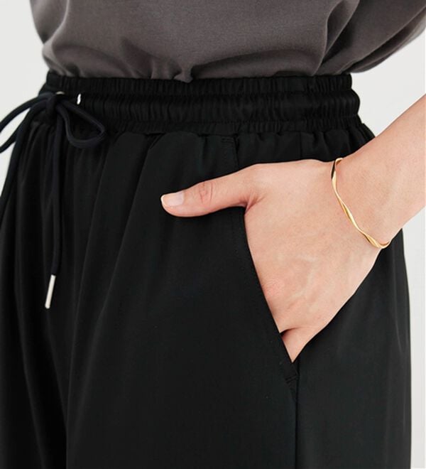 BELLUNA（ベルーナ）の「ヒンヤリ爽快！ドロスト使いカーゴパンツ（その他パンツ）」｜詳細画像