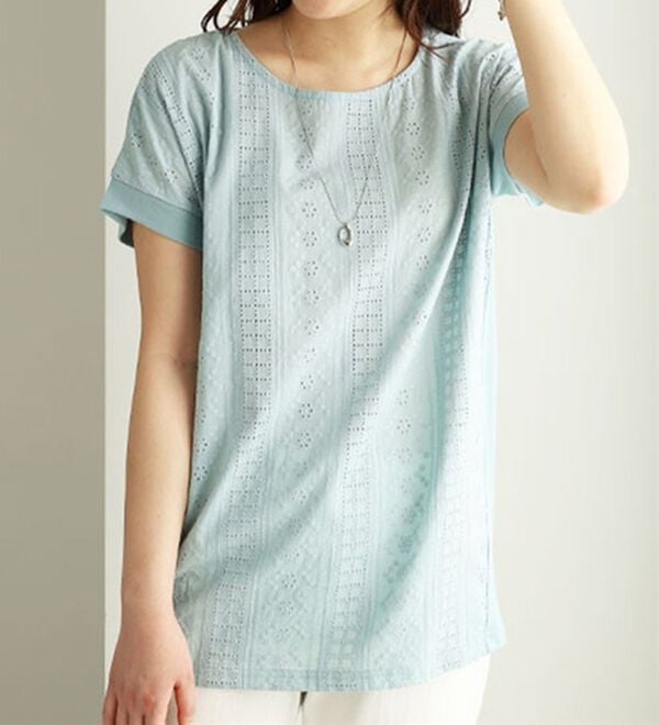 BELLUNA（ベルーナ）の「幾何柄&times;花柄レース使いプルオーバー（カットソー）」｜セージ