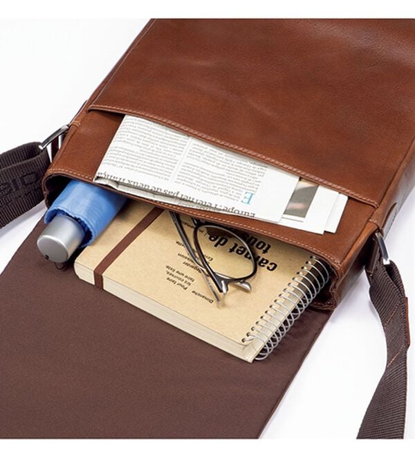 「バケッタレザーフラップショルダー（メンズショルダーバッグ）」｜詳細画像