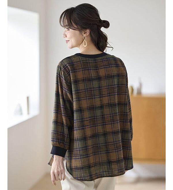 BELLUNA（ベルーナ）の「スラブ素材リブ使いブラウス（ブラウス）」｜詳細画像