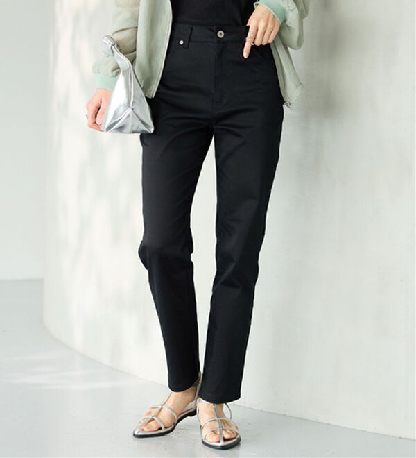 BELLUNA（ベルーナ）の「サラリ速乾！綿サテンストレッチカラーパンツ（フルレングスパンツ）」｜詳細画像