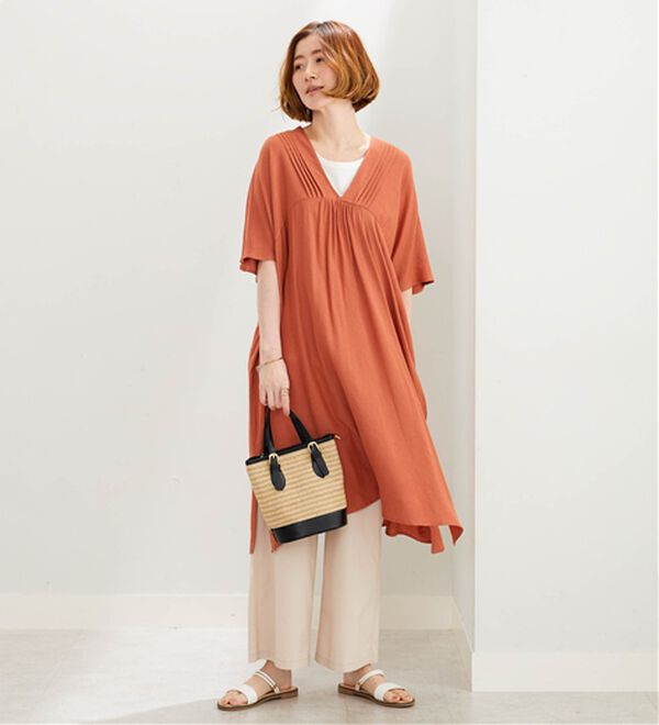 BELLUNA（ベルーナ）の「スラブ素材タック使いゆったりワンピース（その他ワンピース）」｜詳細画像
