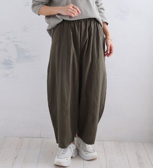 A HAPPY MARILYN（アハッピーマリリン）の「【Ｌ～８Ｌ】綿１００％ さらっと優しいコットン バレルレッグパンツ カーブパンツ 選べる２丈（ワイドパンツ・ガウチョ）」｜カーキ