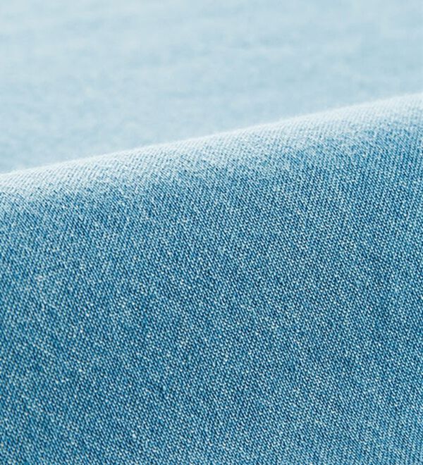 BELLUNA（ベルーナ）の「綿１００％ブラスト加工デニムシャツ（シャツ）」｜詳細画像