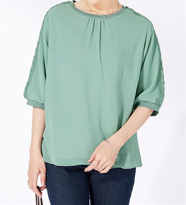 BELLUNA（ベルーナ）の「花柄レースシフォン重ねプルオーバー（カットソー）」｜詳細画像