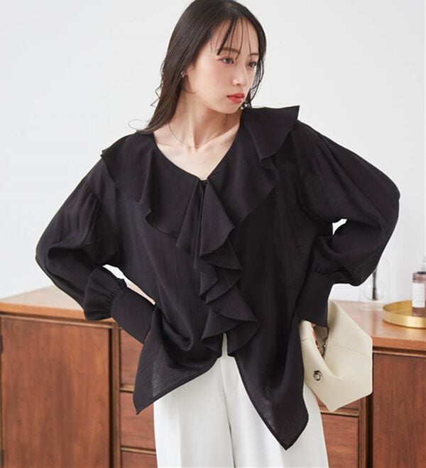 RANAN（ラナン）の「ラッフルフリルオーバーブラウス（ブラウス）」｜詳細画像