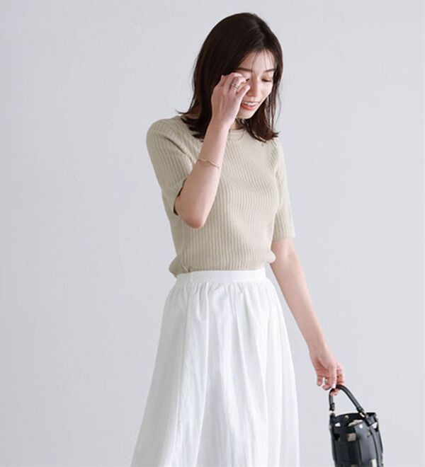 Pierrot（ピエロ）の「【洗濯機で洗える】ネックが選べるシルクタッチ半袖リブニット（ニット・セーター）」｜詳細画像