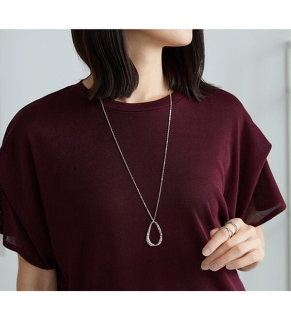 BELLUNA（ベルーナ）の「【2点セット】ネックレス付シャイニーかのこプルオーバー（カットソー）」｜詳細画像