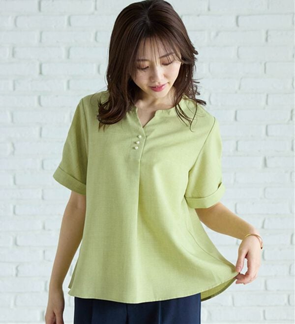 BELLUNA（ベルーナ）の「麻調合繊パール付タックデザインブラウス（ブラウス）」｜詳細画像