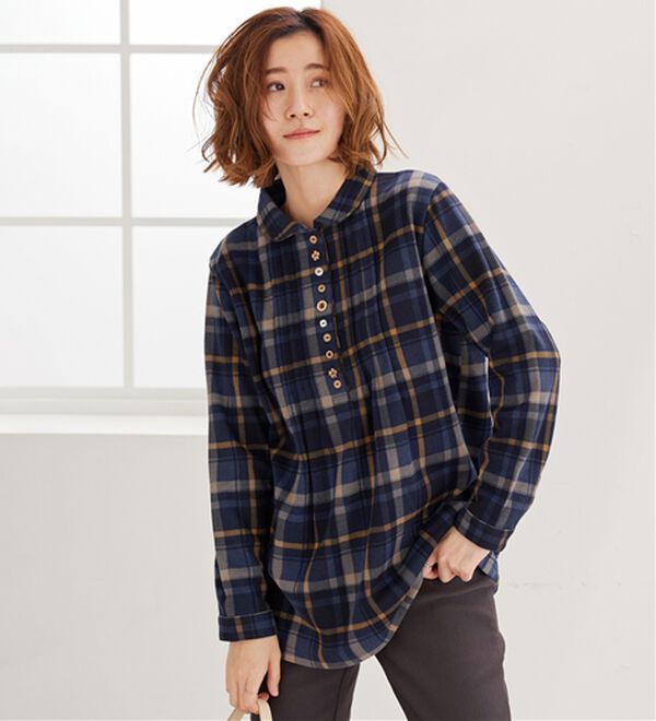 BELLUNA（ベルーナ）の「【ふわふわ裏ファー】パチパチしにくい裏ファーオーバーブラウス（ブラウス）」｜詳細画像