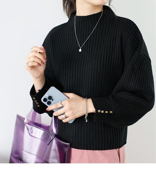 GeeRA（ジーラ）の「袖ボタンボトルネックリブニット（ニット・セーター）」｜詳細画像